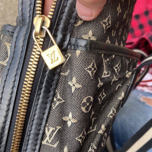 Louis Vuitton bag - Picture 10 of 12